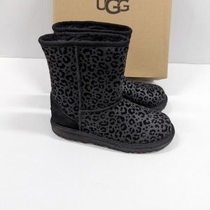 NEW IN BOX UGG GIRLS KIDS CLASSIC II GLITTER LEOPARD BLACK BOOT